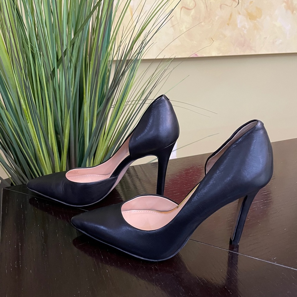 Jessica Simpson pumps
